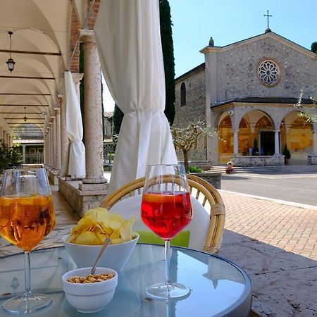 Locanda Al Santuario Peschiera del Garda Bagian luar foto