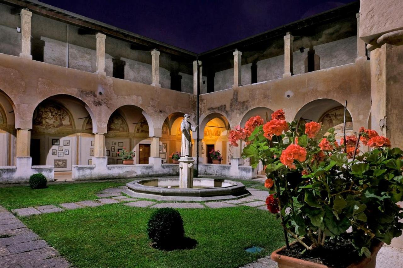 Locanda Al Santuario Peschiera del Garda Bagian luar foto